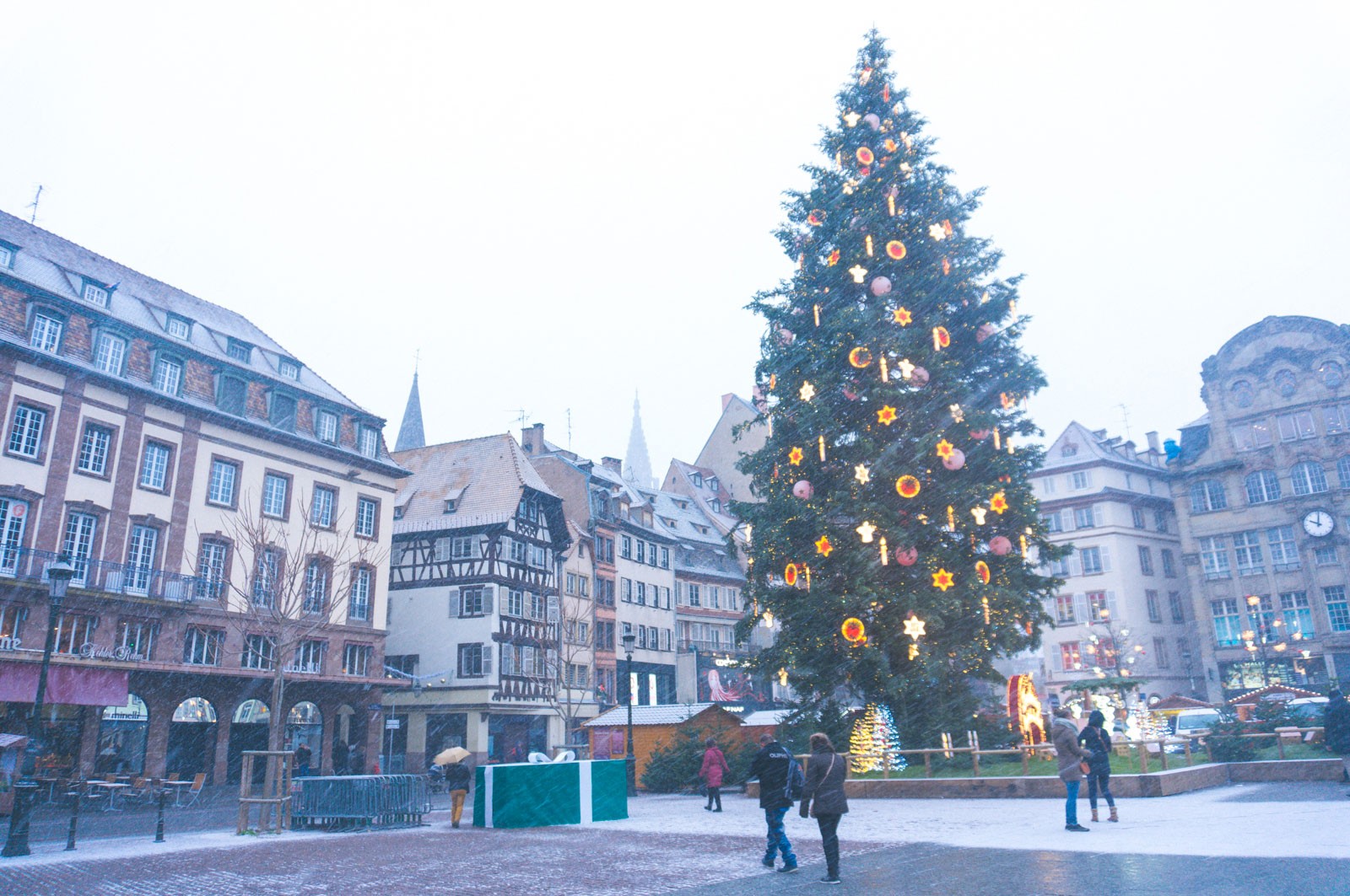 capitale de noël, neige, Strasbourg, voyage, ouigo, sortie, noël, marché de noël, sous la neige, France